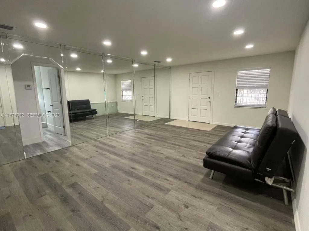 10415 NW 35th Avenue Miami FL 33147