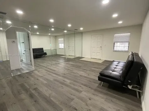 10415 NW 35th Avenue Miami FL 33147