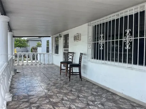 10415 NW 35th Avenue Miami FL 33147