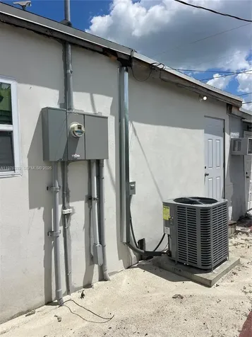 10415 NW 35th Avenue Miami FL 33147