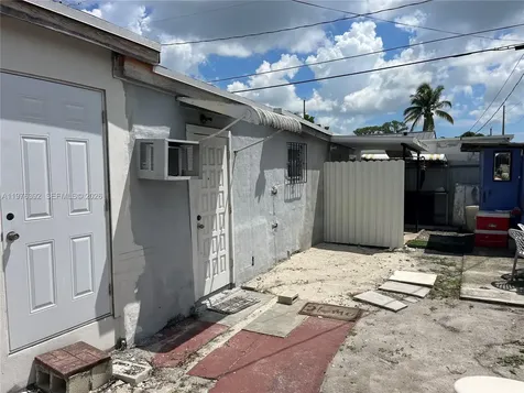 10415 NW 35th Avenue Miami FL 33147
