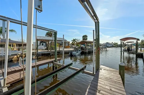 105 12th Street SW Other City - In The State Of Florida FL 33570