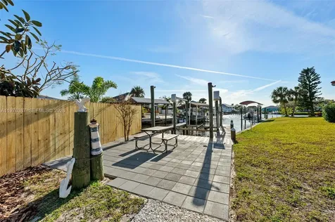 105 12th Street SW Other City - In The State Of Florida FL 33570