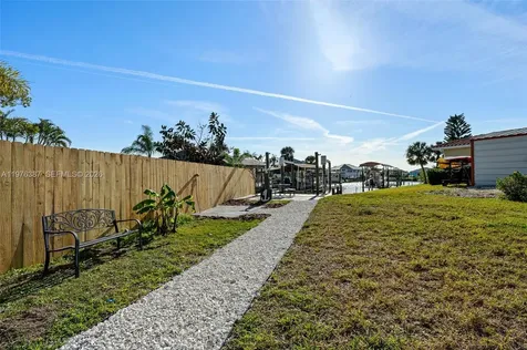 105 12th Street SW Other City - In The State Of Florida FL 33570
