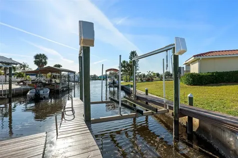 105 12th Street SW Other City - In The State Of Florida FL 33570