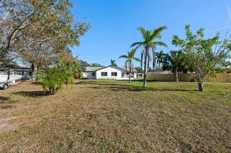 105 12th Street SW Other City - In The State Of Florida FL 33570