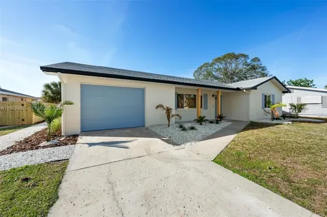 105 12th Street SW Other City - In The State Of Florida FL 33570