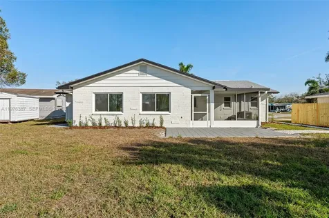 105 12th Street SW Other City - In The State Of Florida FL 33570