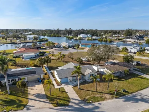 105 12th Street SW Other City - In The State Of Florida FL 33570