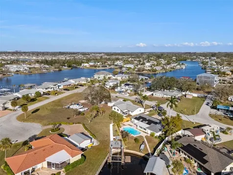 105 12th Street SW Other City - In The State Of Florida FL 33570