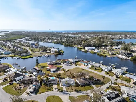 105 12th Street SW Other City - In The State Of Florida FL 33570