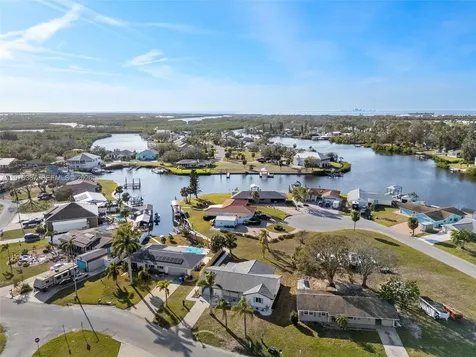 105 12th Street SW Other City - In The State Of Florida FL 33570