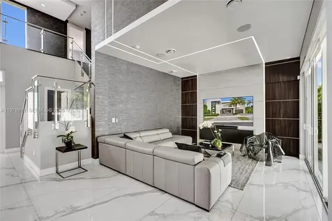 10223 NW 75th Terrace Doral FL 33178