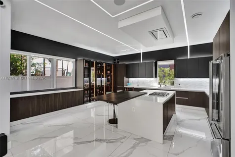 10223 NW 75th Terrace Doral FL 33178