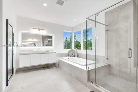 10223 NW 75th Terrace Doral FL 33178