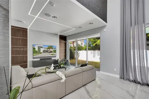 10223 NW 75th Terrace Doral FL 33178
