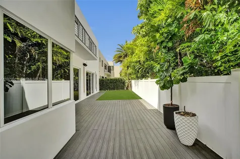 10223 NW 75th Terrace Doral FL 33178