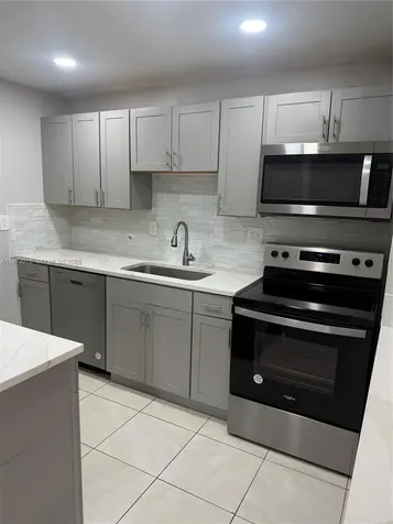 469 NE 207th Lane Miami FL 33179