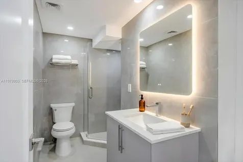 3111 N Ocean Drive Hollywood FL 33019