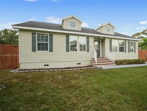 3713 Wild Violet Avenue Sebring FL 33876