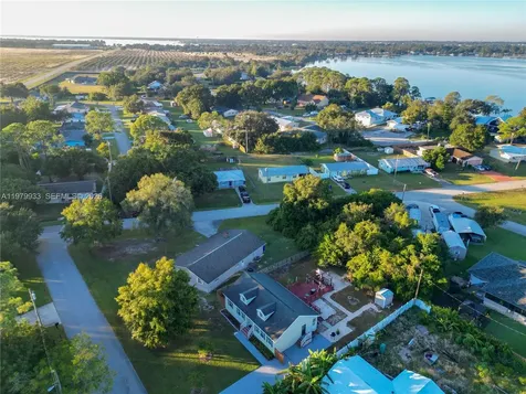 3713 Wild Violet Avenue Sebring FL 33876