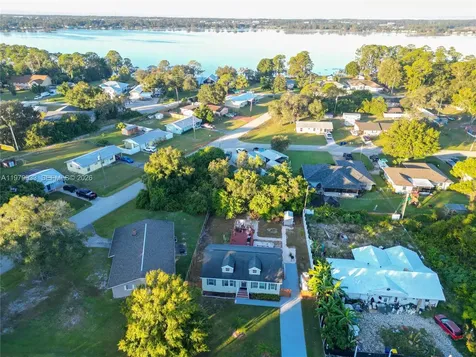 3713 Wild Violet Avenue Sebring FL 33876