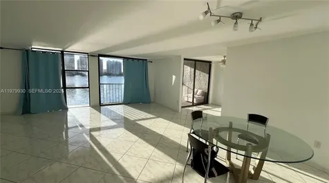 17500 N Bay Road Sunny Isles Beach FL 33160