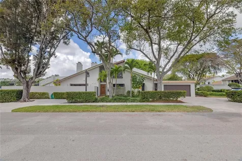 7010 SW 66th Avenue South Miami FL 33143