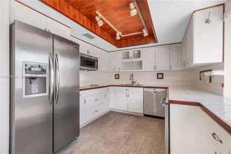 7010 SW 66th Avenue South Miami FL 33143