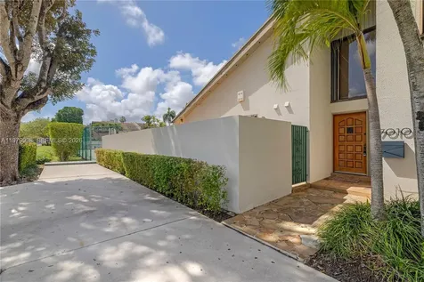 7010 SW 66th Avenue South Miami FL 33143