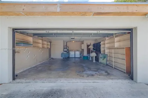 7010 SW 66th Avenue South Miami FL 33143