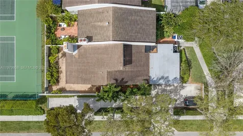 7010 SW 66th Avenue South Miami FL 33143