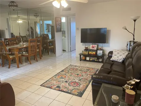 5300 Washington Street Hollywood FL 33021