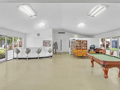 610 NE 12th Avenue Hallandale Beach FL 33009