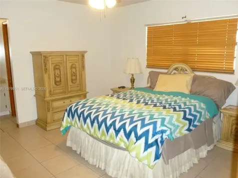 3261 NW 14th Street Miami FL 33125