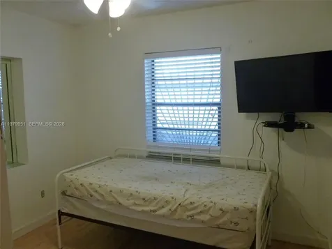 3261 NW 14th Street Miami FL 33125