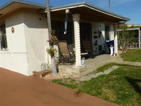 3261 NW 14th Street Miami FL 33125