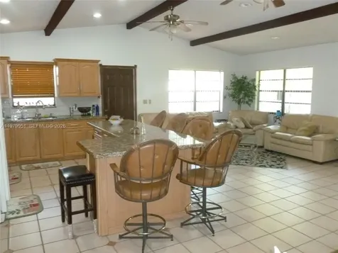 3261 NW 14th Street Miami FL 33125