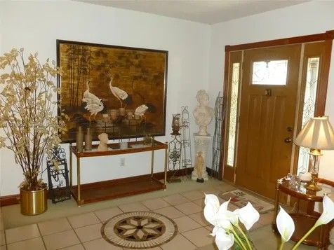 3261 NW 14th Street Miami FL 33125