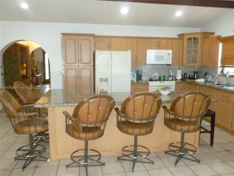 3261 NW 14th Street Miami FL 33125