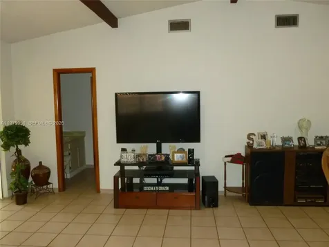 3261 NW 14th Street Miami FL 33125