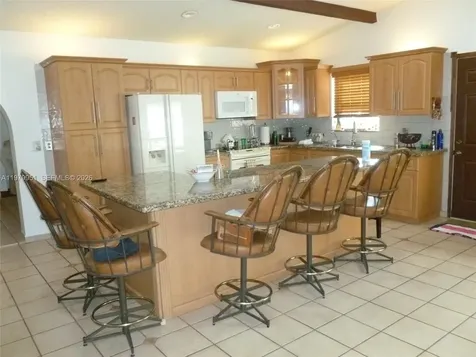 3261 NW 14th Street Miami FL 33125