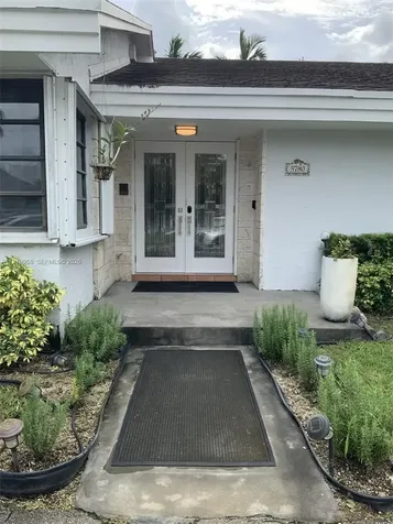5780 SW 59th Place South Miami FL 33143