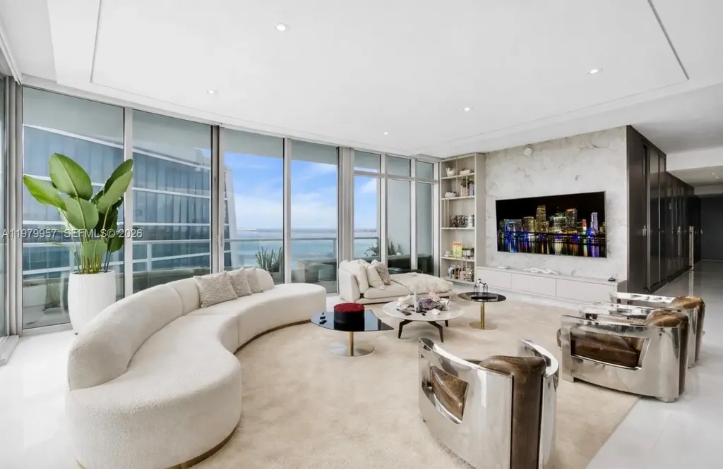 900 Biscayne Boulevard Miami FL 33132