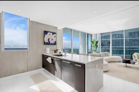 900 Biscayne Boulevard Miami FL 33132