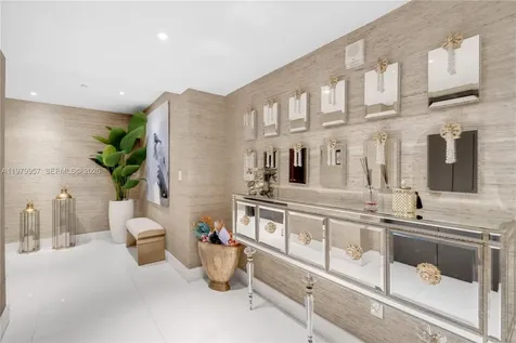 900 Biscayne Boulevard Miami FL 33132