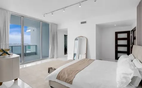 900 Biscayne Boulevard Miami FL 33132