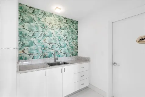 900 Biscayne Boulevard Miami FL 33132