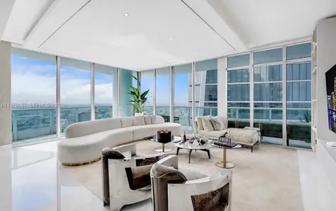 900 Biscayne Boulevard Miami FL 33132