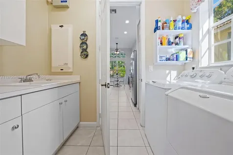 132 Via Castilla Jupiter FL 33458